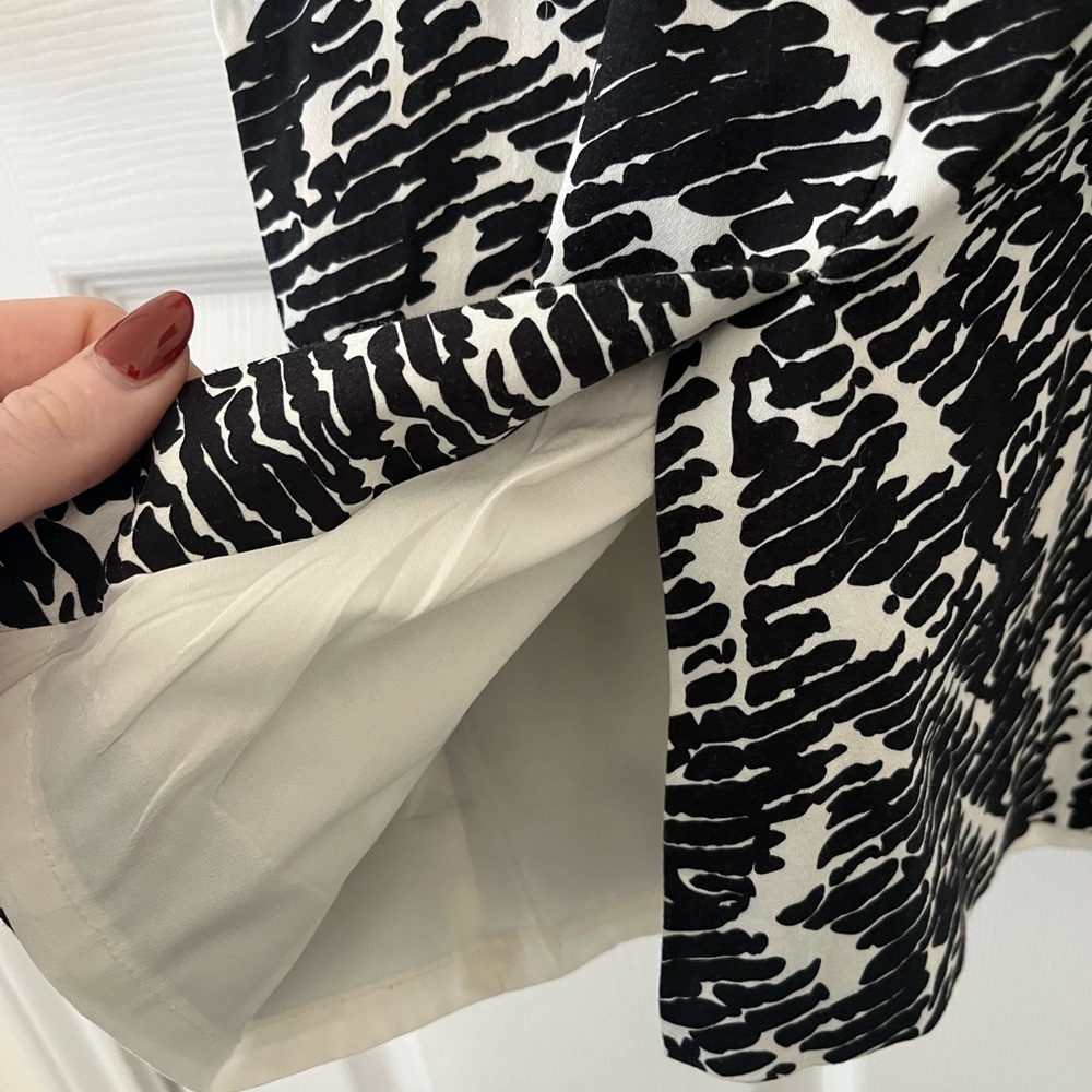 Adrianna Papell Black and White Patterned Midi Dress - Picture 6 of 8
